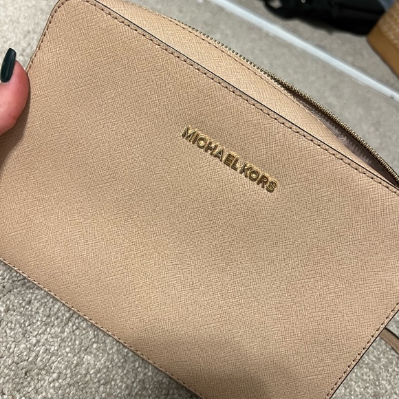 MK JET SET LG EW CROSSBODY IN SOFT PINK 💕 - Picture 6 of 7